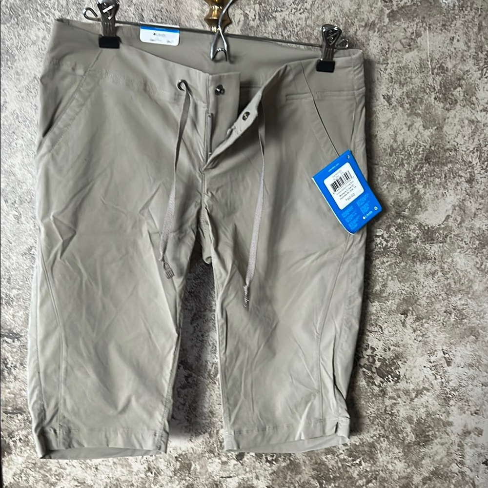 Women Columbia Anytime Outdoor Tan Long Shorts Size 2-Inseam 13 inches